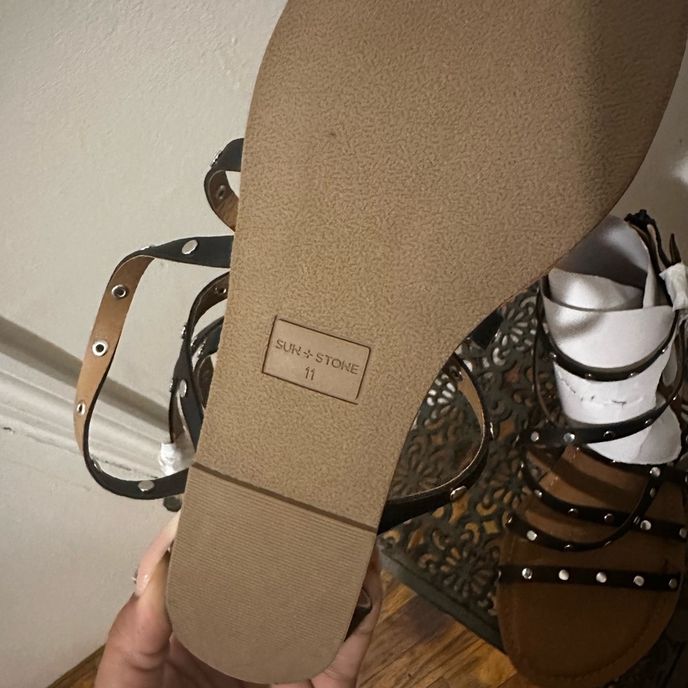 Sandal - Picture 2 of 4